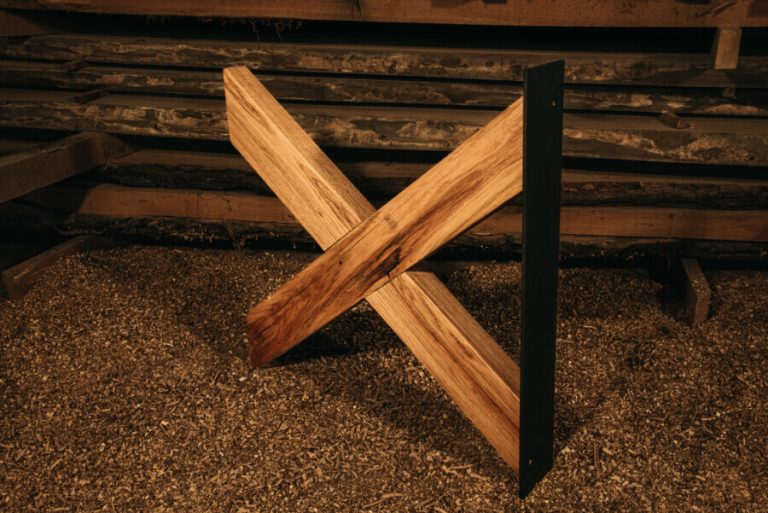 X-Tischbeine aus Massivholz